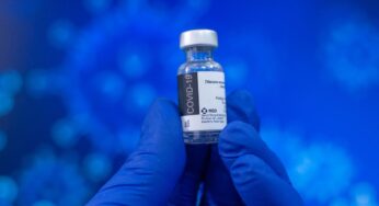 Bolognetti: «Cosa da pazzi. Dipendenti Pfizer non vaccinati. Però una volta a settimana fanno i controlli»
